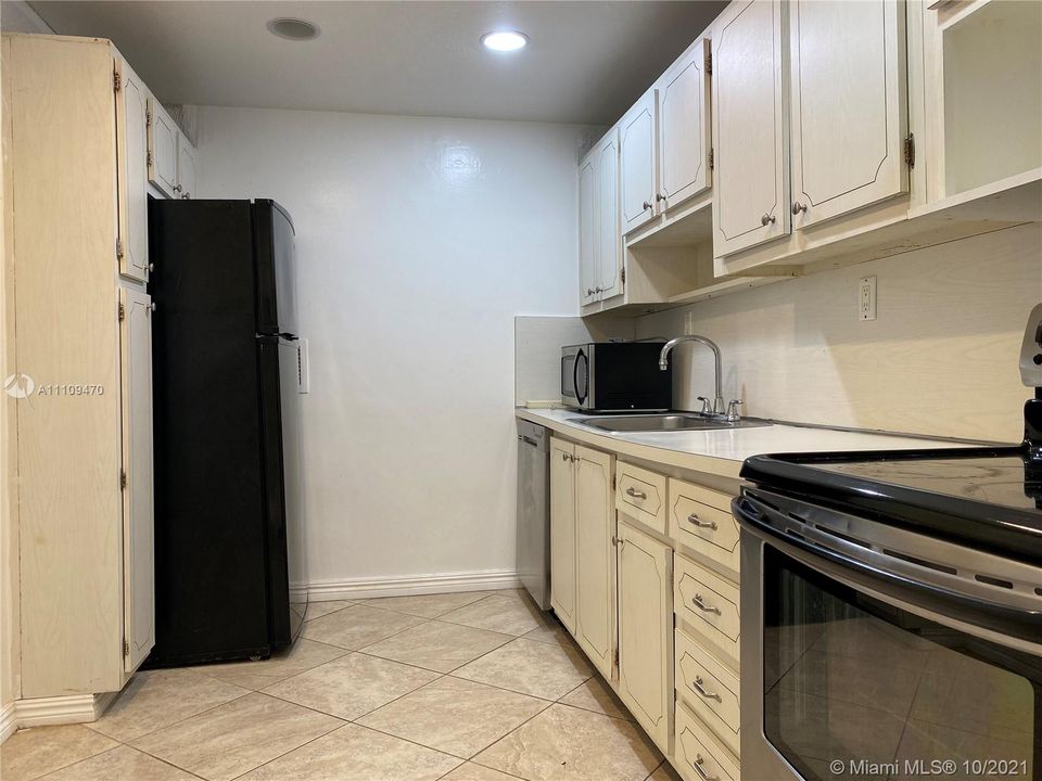Recently Sold: $490,000 (2 beds, 2 baths, 1140 Square Feet)