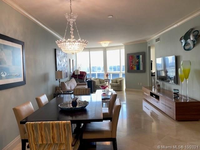 Recently Sold: $999,999 (2 beds, 2 baths, 1649 Square Feet)