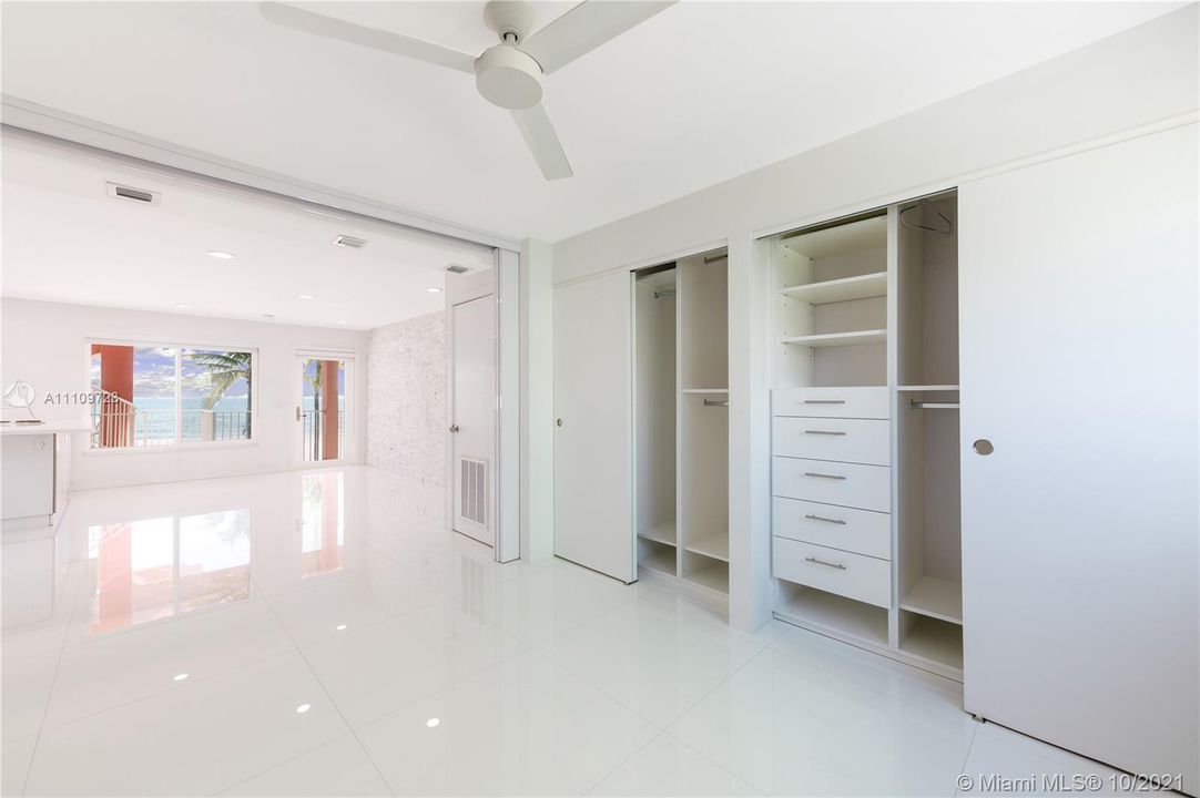 最近售出: $340,000 (1 贝兹, 2 浴室, 680 平方英尺)