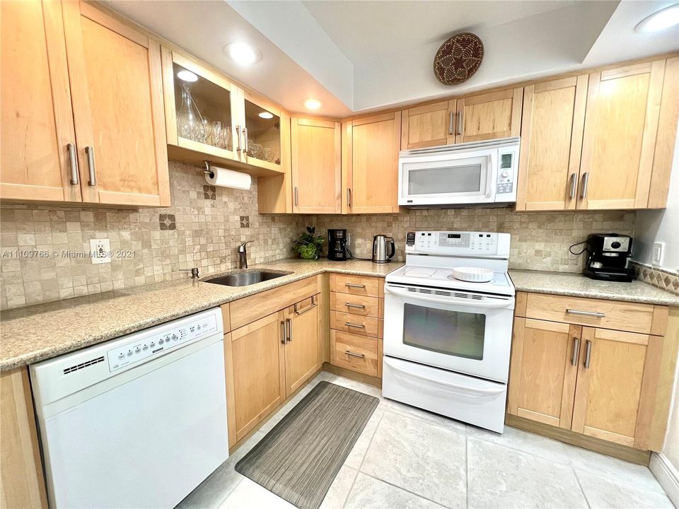 Recently Sold: $675,000 (2 beds, 2 baths, 1190 Square Feet)