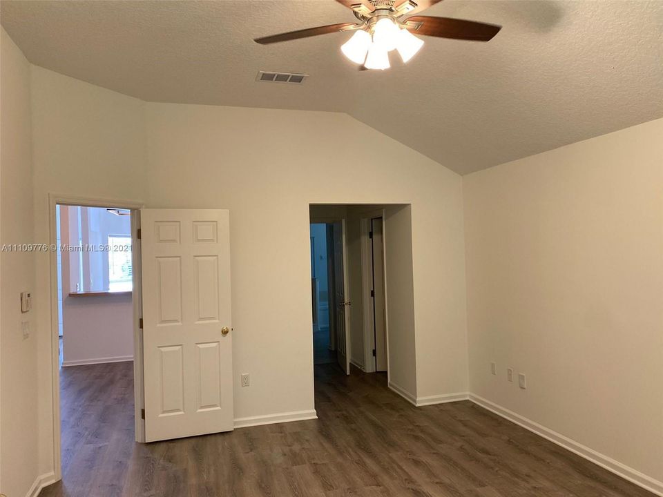 Recently Rented: $1,550 (3 beds, 2 baths, 1582 Square Feet)