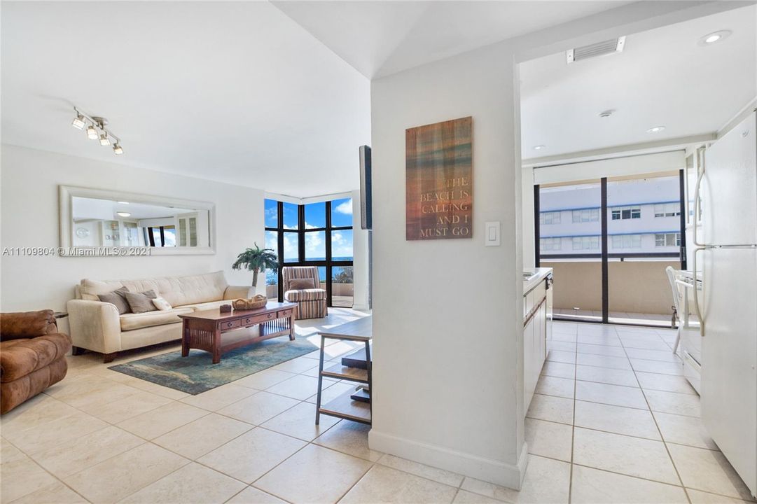 Recently Sold: $525,000 (1 beds, 1 baths, 798 Square Feet)