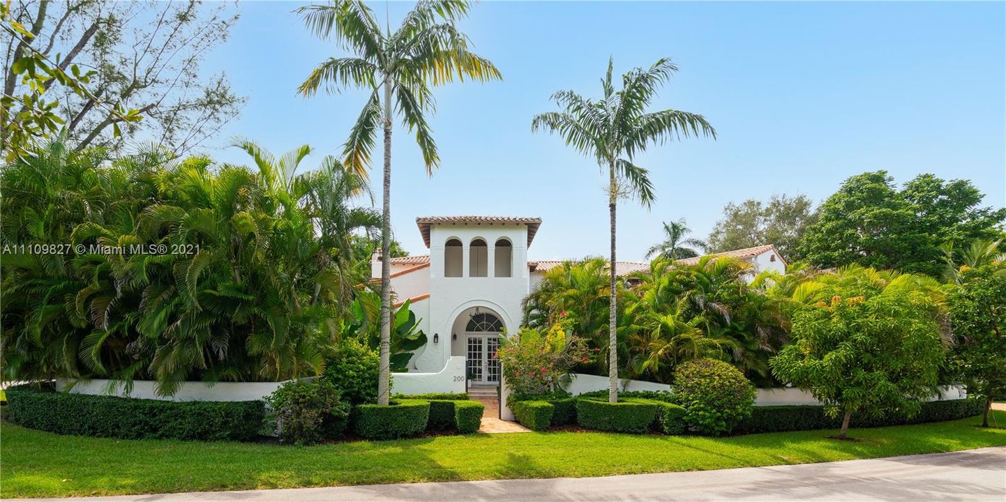 Recently Sold: $3,499,000 (5 beds, 6 baths, 4756 Square Feet)