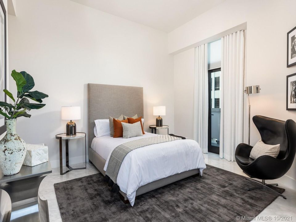 Recently Sold: $1,154,000 (2 beds, 2 baths, 1391 Square Feet)