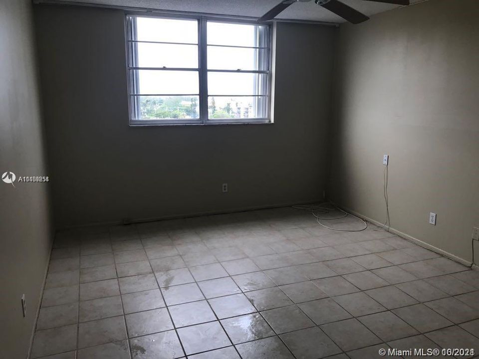 Recently Sold: $139,000 (1 beds, 1 baths, 900 Square Feet)