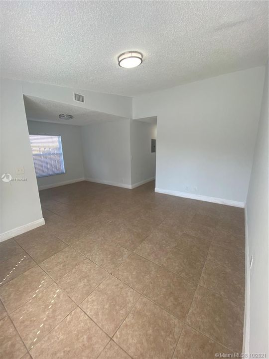 Recently Rented: $1,800 (2 beds, 2 baths, 942 Square Feet)