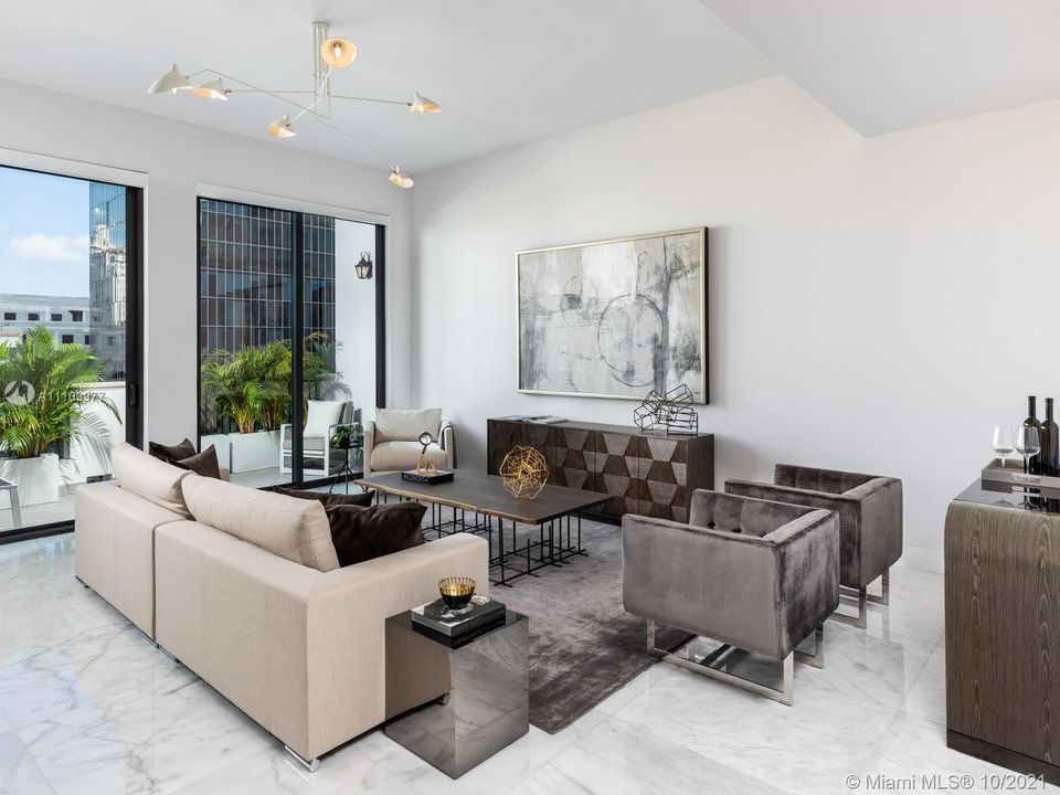 Recently Sold: $1,028,000 (2 beds, 2 baths, 1436 Square Feet)