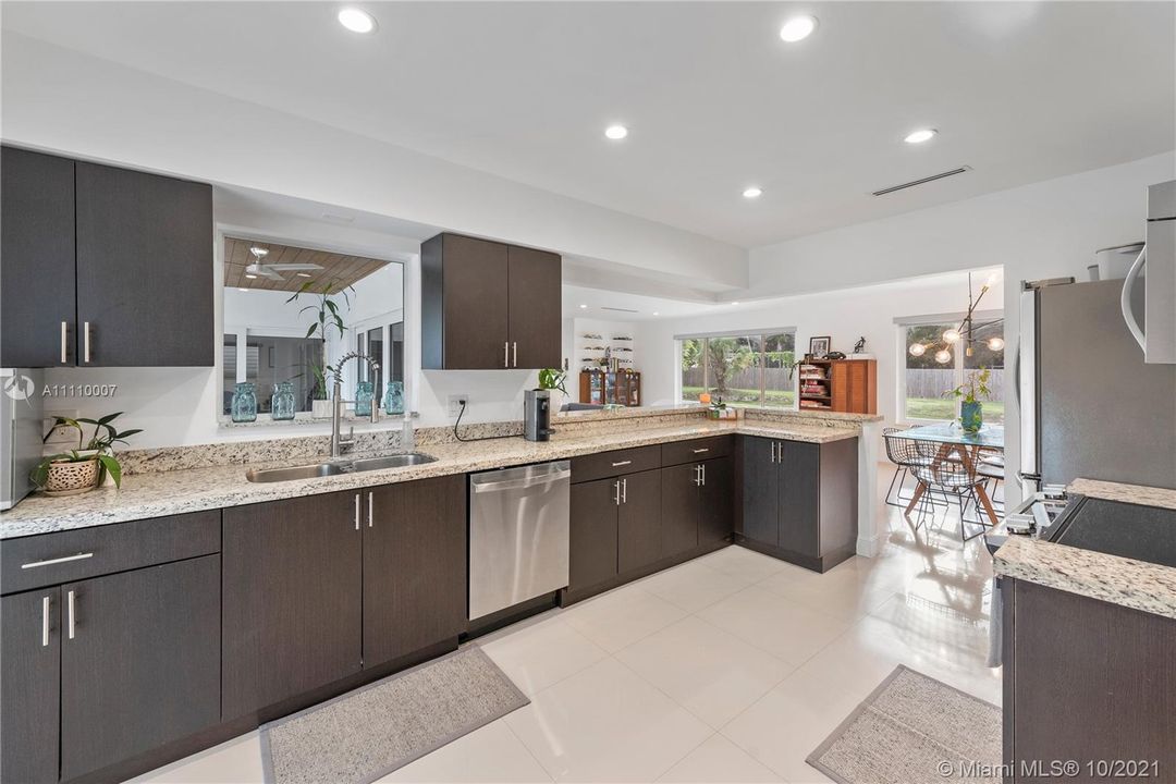 Recently Sold: $1,299,000 (4 beds, 3 baths, 2296 Square Feet)