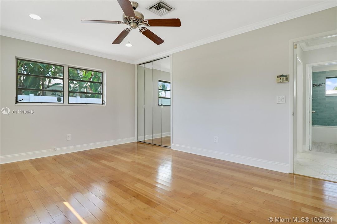 Recently Sold: $530,000 (2 beds, 1 baths, 1276 Square Feet)