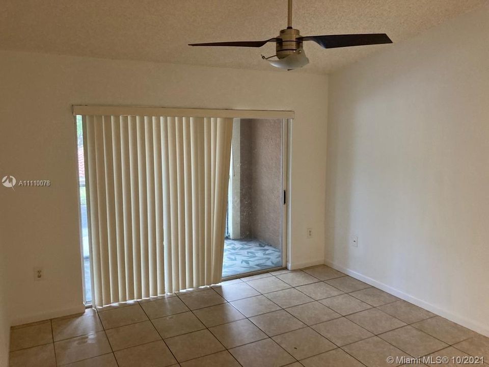 Recently Rented: $1,700 (2 beds, 2 baths, 967 Square Feet)