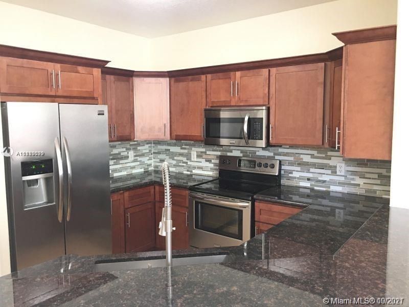 Recently Rented: $3,000 (3 beds, 2 baths, 1671 Square Feet)