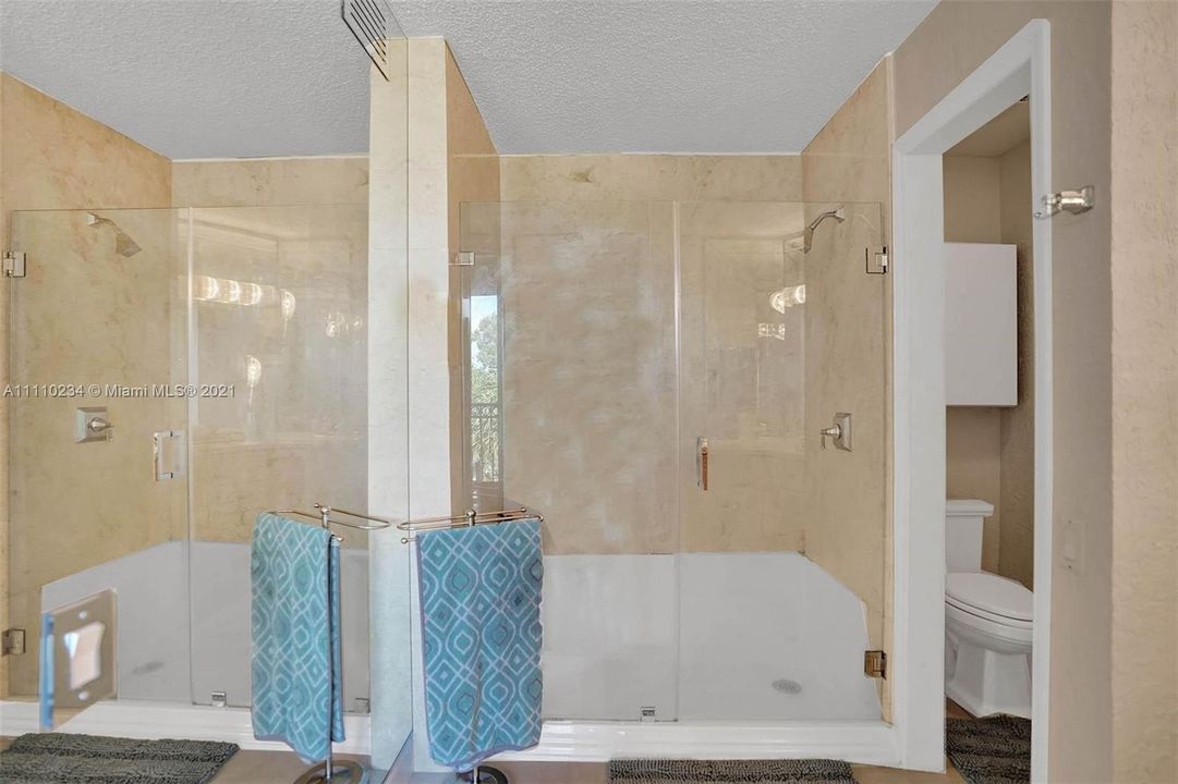 最近售出: $689,000 (2 贝兹, 2 浴室, 1625 平方英尺)