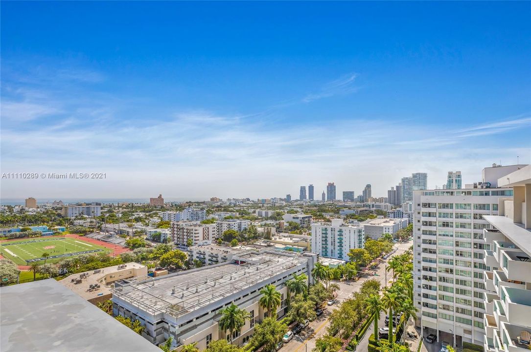 Recently Sold: $1,478,000 (3 beds, 3 baths, 1958 Square Feet)