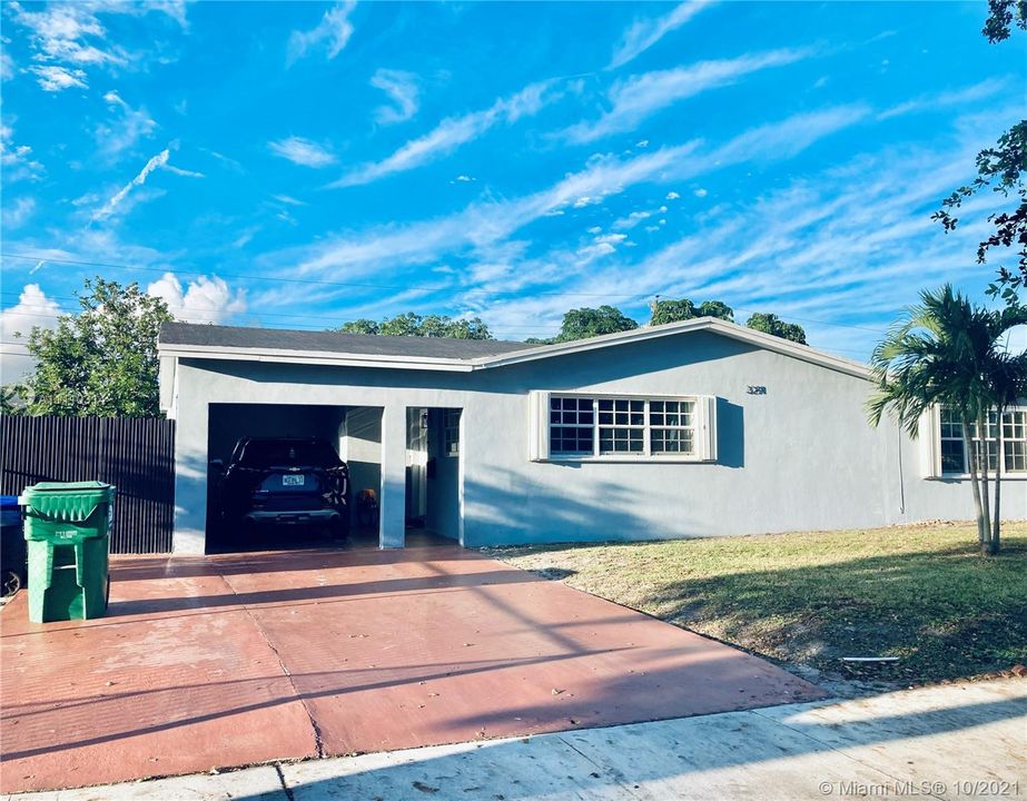 Recently Sold: $398,000 (4 beds, 2 baths, 1678 Square Feet)