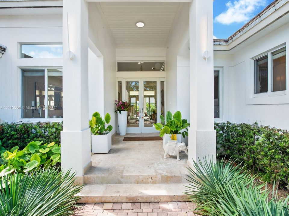 Recently Sold: $2,200,000 (5 beds, 5 baths, 3615 Square Feet)