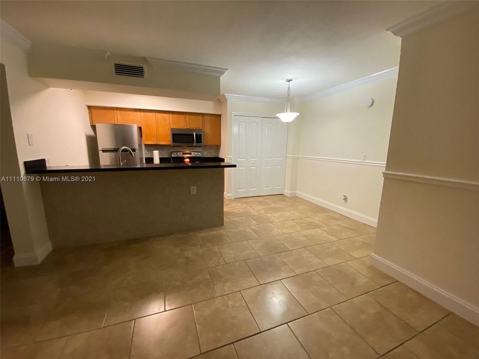 Recently Rented: $1,400 (2 beds, 2 baths, 1018 Square Feet)