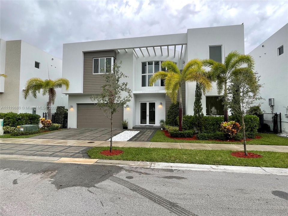 Recently Sold: $1,120,000 (6 beds, 7 baths, 4123 Square Feet)