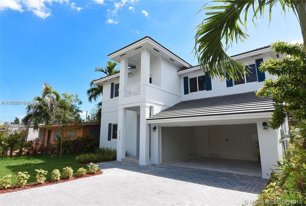 Recently Sold: $990,000 (4 beds, 2 baths, 2386 Square Feet)