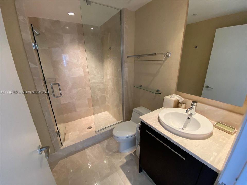 最近租的: $18,900 (4 贝兹, 4 浴室, 2485 平方英尺)