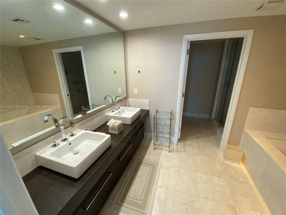 Недавно арендовано: $18,900 (4 спален, 4 ванн, 2485 Квадратных фут)