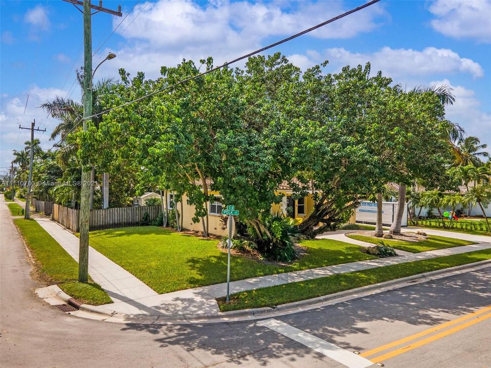 Recently Sold: $1,180,000 (3 beds, 2 baths, 2048 Square Feet)