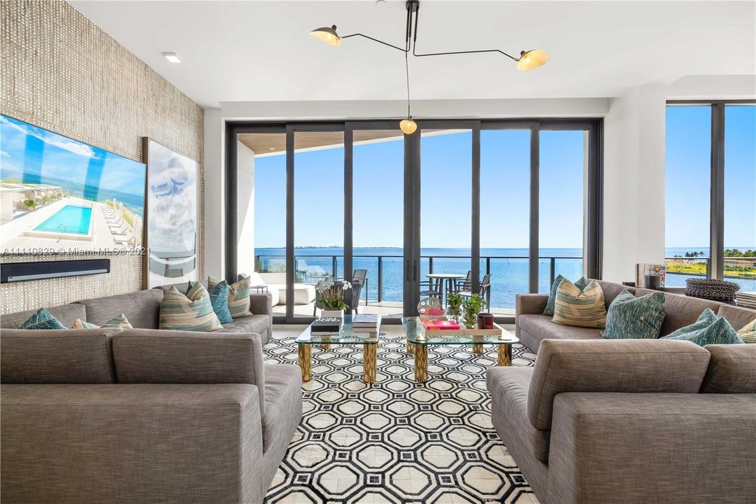 Recently Sold: $5,890,000 (4 beds, 5 baths, 3206 Square Feet)