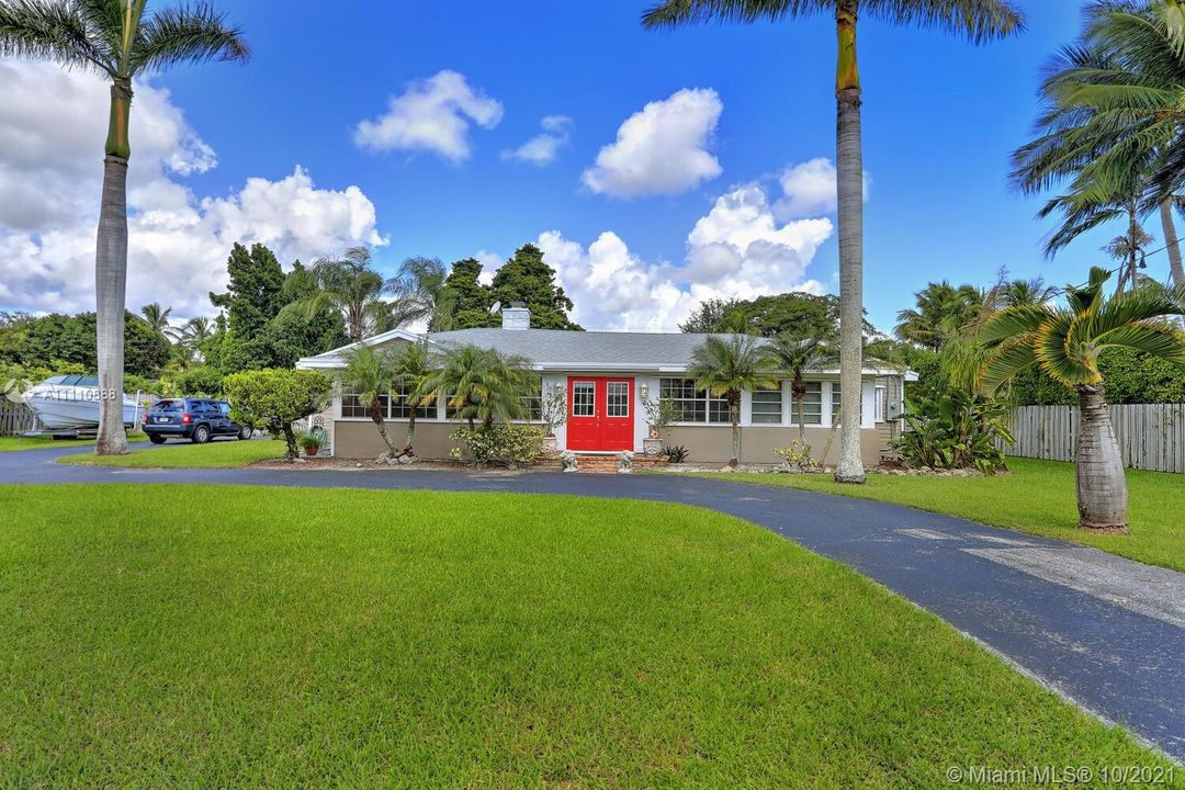 Recently Sold: $999,000 (4 beds, 3 baths, 2286 Square Feet)