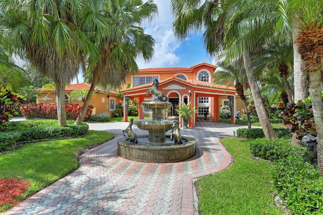 Recently Sold: $1,850,000 (6 beds, 6 baths, 5224 Square Feet)