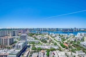 Recently Sold: $2,550,000 (3 beds, 3 baths, 2214 Square Feet)