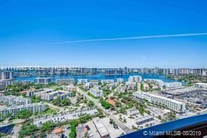 Recently Sold: $2,550,000 (3 beds, 3 baths, 2214 Square Feet)