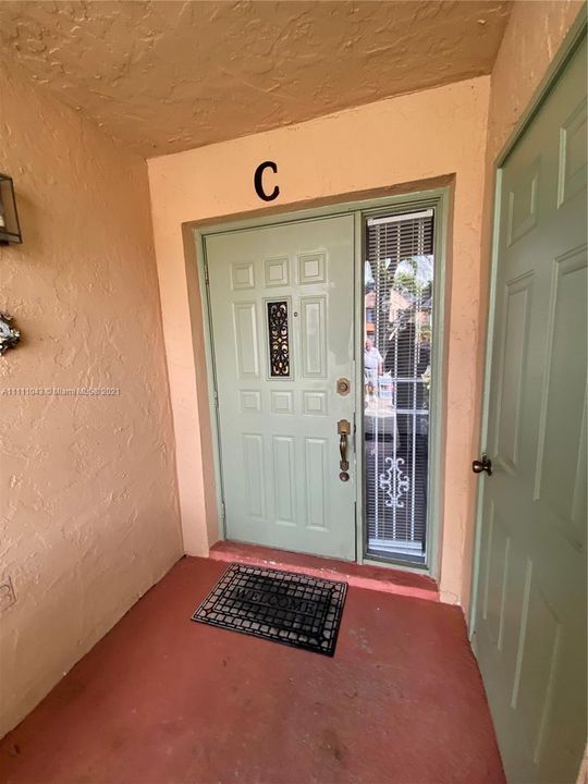 Recently Rented: $1,900 (2 beds, 2 baths, 1017 Square Feet)