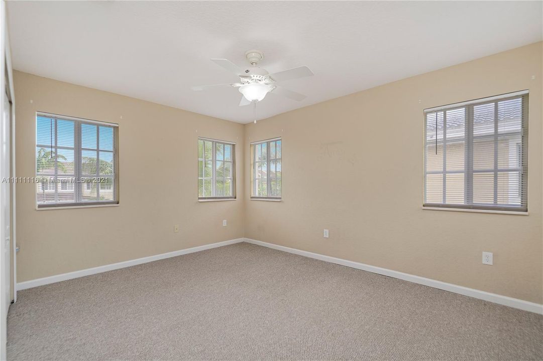 Recently Rented: $3,000 (3 beds, 2 baths, 2641 Square Feet)