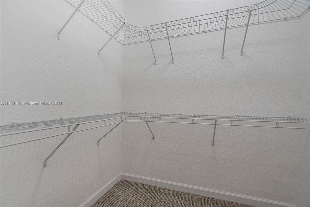 Recently Rented: $3,000 (3 beds, 2 baths, 2641 Square Feet)