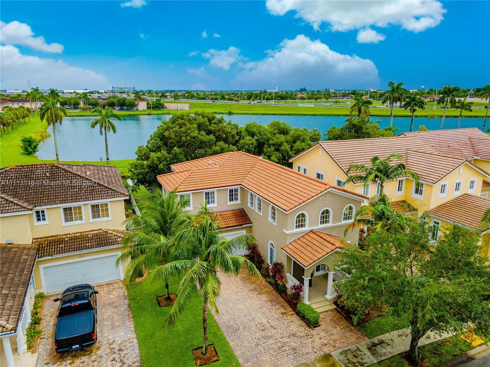 Recently Rented: $3,000 (3 beds, 2 baths, 2641 Square Feet)