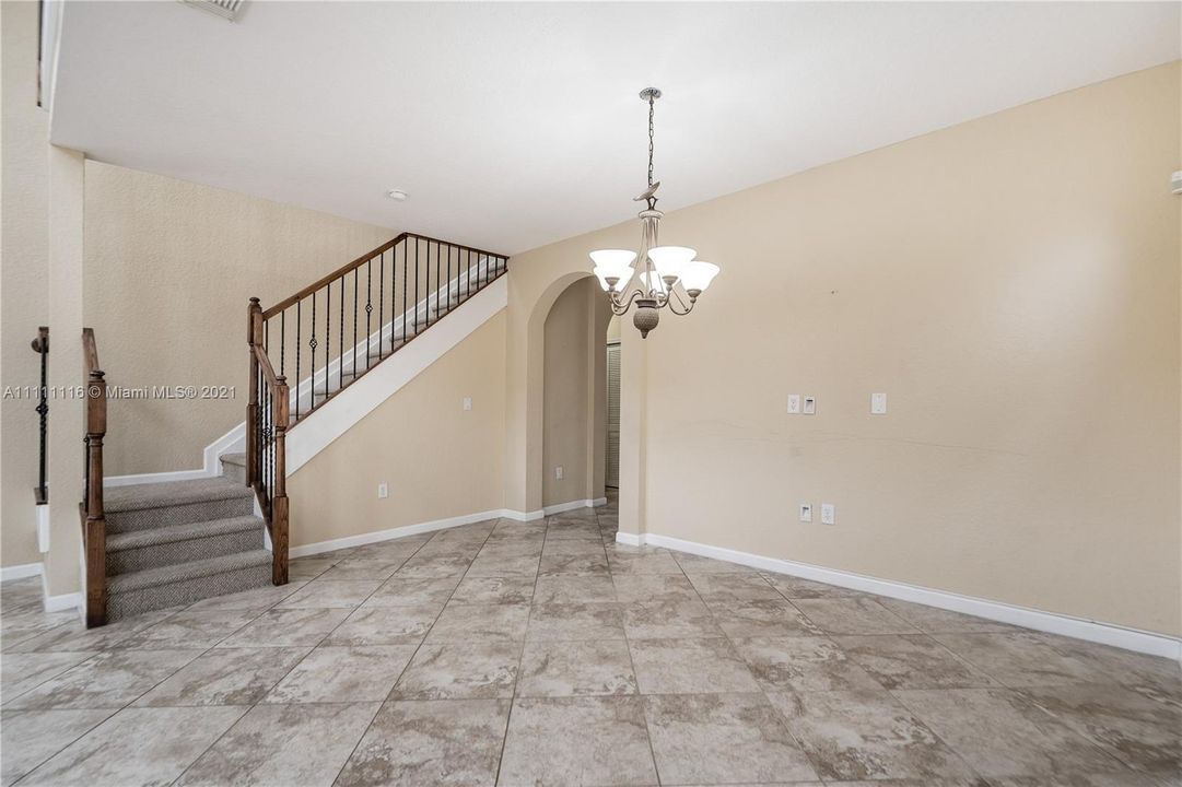 Recently Rented: $3,000 (3 beds, 2 baths, 2641 Square Feet)