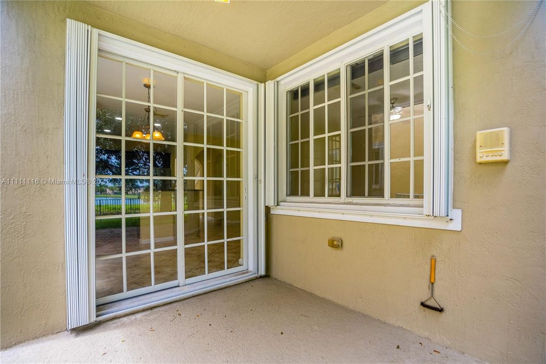 Recently Rented: $3,000 (3 beds, 2 baths, 2641 Square Feet)