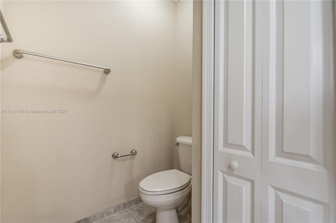 Recently Rented: $3,000 (3 beds, 2 baths, 2641 Square Feet)