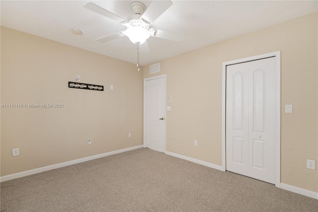 Recently Rented: $3,000 (3 beds, 2 baths, 2641 Square Feet)