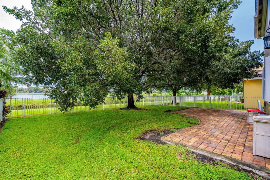 Recently Rented: $3,000 (3 beds, 2 baths, 2641 Square Feet)