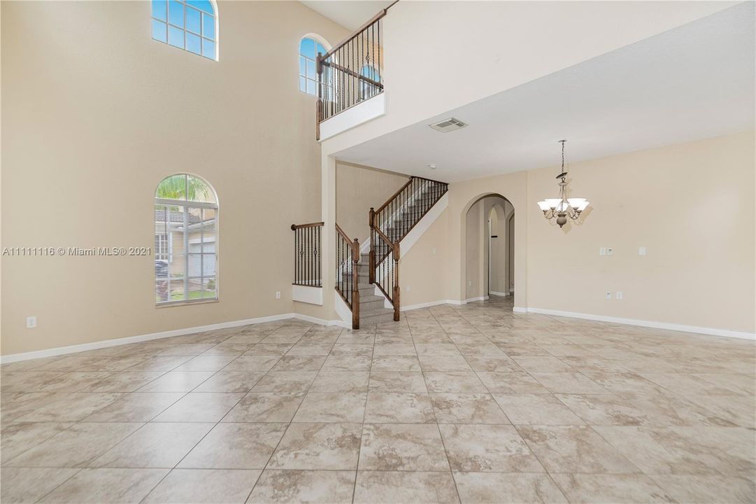 Recently Rented: $3,000 (3 beds, 2 baths, 2641 Square Feet)