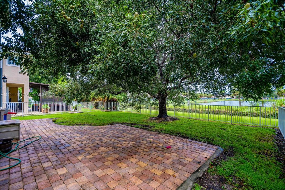 Recently Rented: $3,000 (3 beds, 2 baths, 2641 Square Feet)