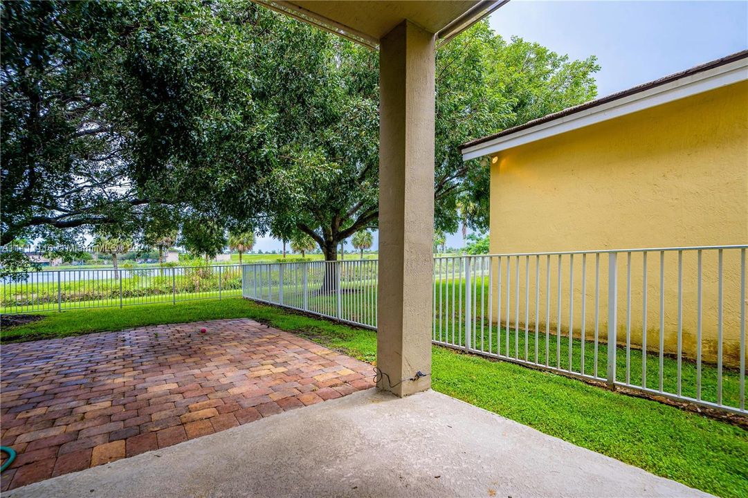 Recently Rented: $3,000 (3 beds, 2 baths, 2641 Square Feet)