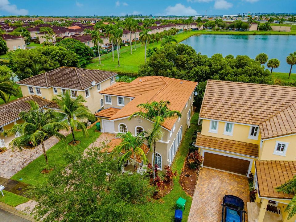 Recently Rented: $3,000 (3 beds, 2 baths, 2641 Square Feet)