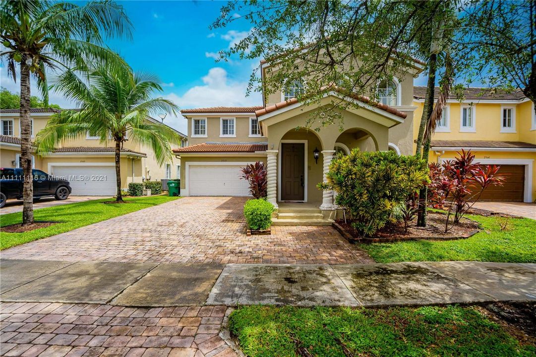 Recently Rented: $3,000 (3 beds, 2 baths, 2641 Square Feet)