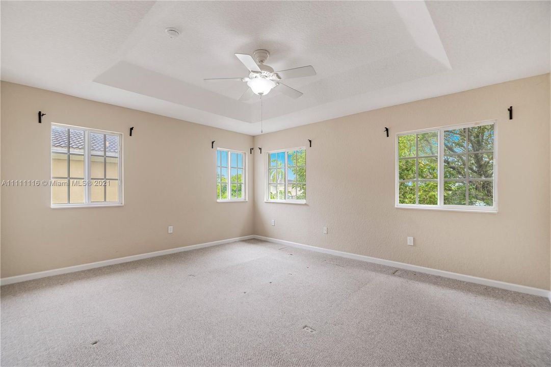 Recently Rented: $3,000 (3 beds, 2 baths, 2641 Square Feet)