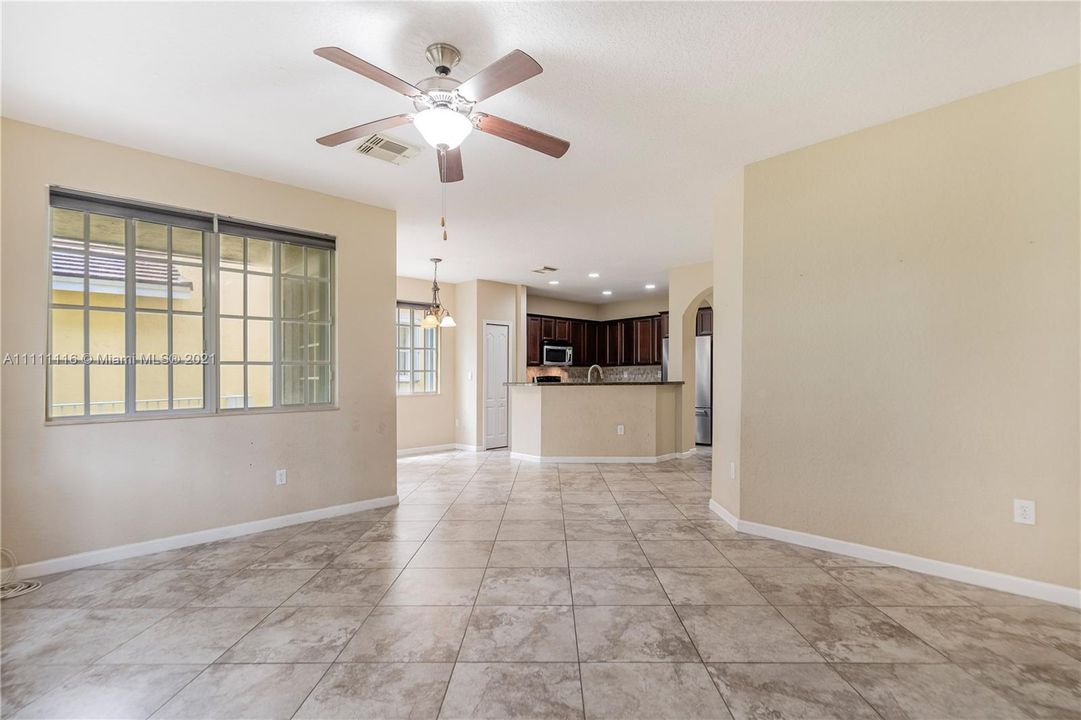 Recently Rented: $3,000 (3 beds, 2 baths, 2641 Square Feet)