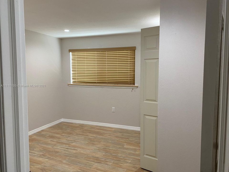 最近租的: $3,500 (2 贝兹, 1 浴室, 1250 平方英尺)