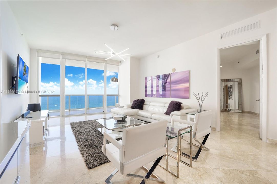 Recently Sold: $1,460,000 (3 beds, 3 baths, 1962 Square Feet)