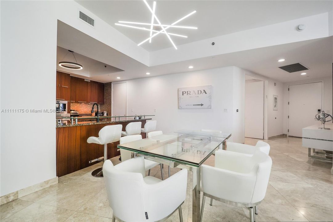 Recently Sold: $1,460,000 (3 beds, 3 baths, 1962 Square Feet)