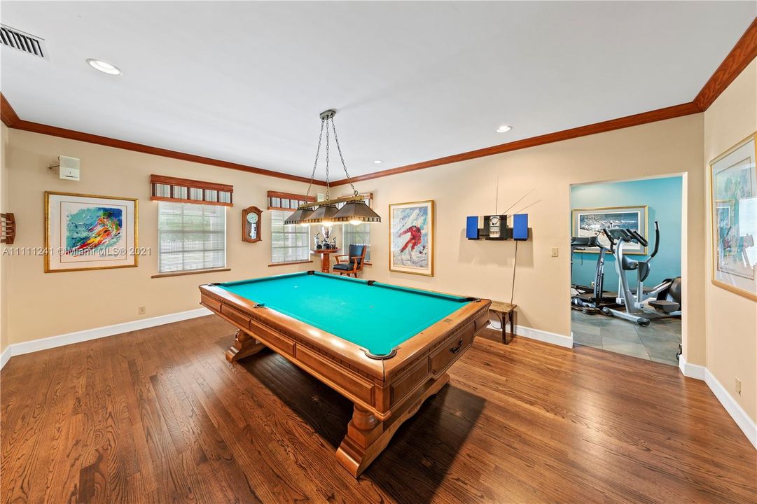GAME ROOM OR LARGE FAMILY ROOM